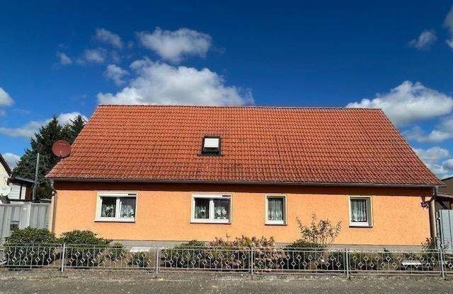 Gepflegtes Landhaus nahe Natursee in 39264 Zerbst OT Deetz - Straßenansicht