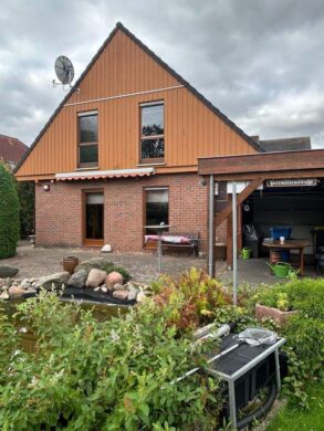 Familienfreundliches Haus mit Terrasse in Zerbst/Anhalt - Rückansicht / Garten