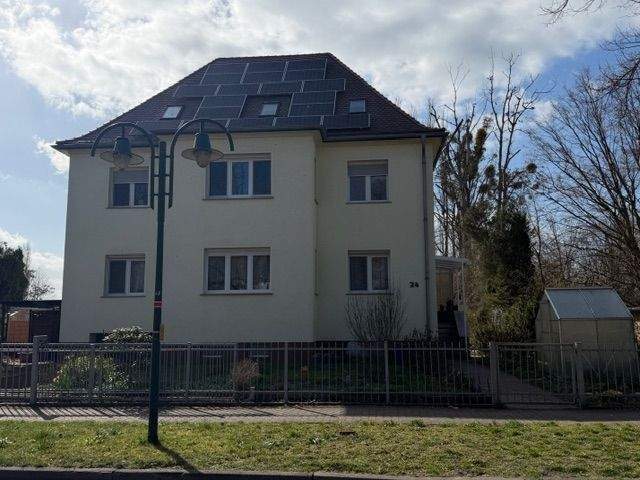 Traumhafte 1 Zi.mmer DG-Wohnung am Park - Hausansicht.jpeg
