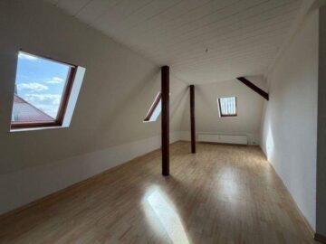 Traumhafte 1 Zi.mmer DG-Wohnung am Park - Zimmer.jpeg