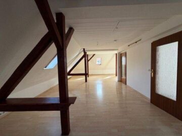 Traumhafte 1 Zi.mmer DG-Wohnung am Park - Zimmer.jpeg