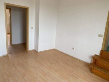 3 Zimmer DG Wohnung im Zentrum nähe Stadtpark - Zimmer