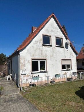 Einfamilienhaus in Loburg mit Nebengelass in begehrter Wohnlage - Straßenansicht