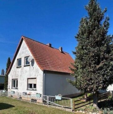 Einfamilienhaus in Loburg mit Nebengelass in begehrter Wohnlage - Straßenansicht