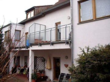 1-Zi. DG Wohnung in ruhiger Lage direkt an der Stadtmauer und im Stadtzentrum - Rückansicht / Innenhof