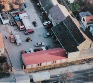 Gewerbehalle - Bürofläche - Lagerfläche - Außenstellplätze - Flurstück 543 - Rechter Gebäudekomplex