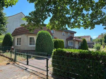 Familienfreundliches Einfamilienhaus mit Garten in Zerbst/Anhalt - Straßenansicht