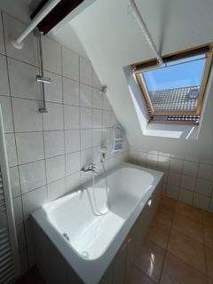 Außergewöhnliche Maisonette-Wohnung mit Galeriecharakter und Blick über Buckau - Bad.jpeg