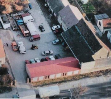 Gewerbehalle - Bürofläche - Lagerfläche - Außenstellplätze - Flurstück 543 - Rechter Gebäudekomplex