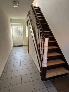 Teileigentum 4 Wohnungen im 5 Parteienhaus in Aken, NKM/Jahr 17.220 EUR - Treppe zu den einzelnen Wohnungen