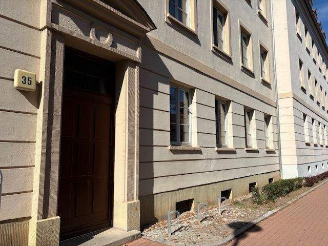 Helle 3-Zi. Wohnung in ruhiger zentraler Lage im EG - Hausansicht.jpg