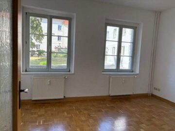 Helle 3-Zi. Wohnung in ruhiger zentraler Lage im EG - Schlafzimmer_2.jpg