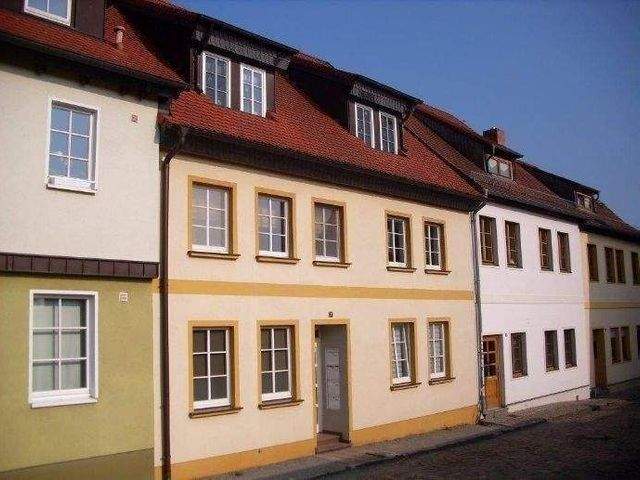 1-Zi. DG Wohnung in ruhiger Lage direkt an der Stadtmauer und im Stadtzentrum - Straßenansicht