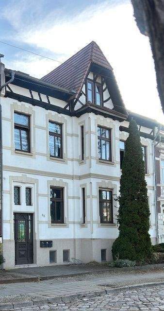 Traumhafte 4 Zimmerwohnung plus Gästehaus mit Blick in den Stadtpark - Straßenansicht
