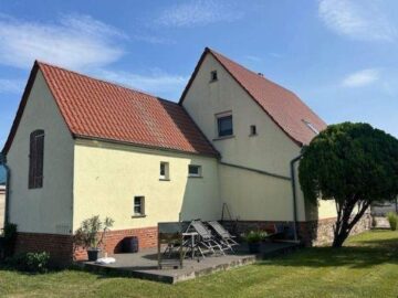 VERMIETUNG - Saniertes Einfamilienhaus auf dem Land in 39264 Lübs - nur 28 km von Magdeburg entfernt - Ansicht rückseitig