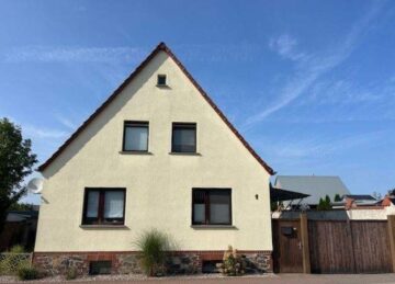 VERMIETUNG - Saniertes Einfamilienhaus auf dem Land in 39264 Lübs - nur 28 km von Magdeburg entfernt - Straßenansicht