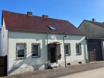 Landhaus mit Scheune nur 2 km zur A 9 - Richtung Berlin - München - Straßenansicht