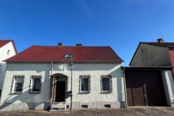 Landhaus mit Scheune nur 2 km zur A 9 - Richtung Berlin - München - Straßenansicht