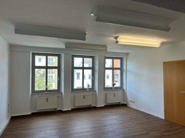 Arbeiten und Wohnen direkt im Zentrum von Zerbst - Büro- Wohnbereich