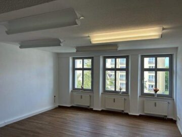 Arbeiten und Wohnen direkt im Zentrum von Zerbst - Büro- Wohnbereich