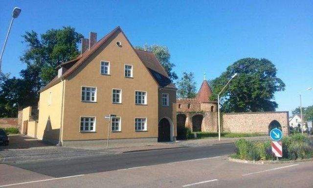 Gemütliche DG Wohnung mit Klimaanlage und Einbauküche - Hausansicht